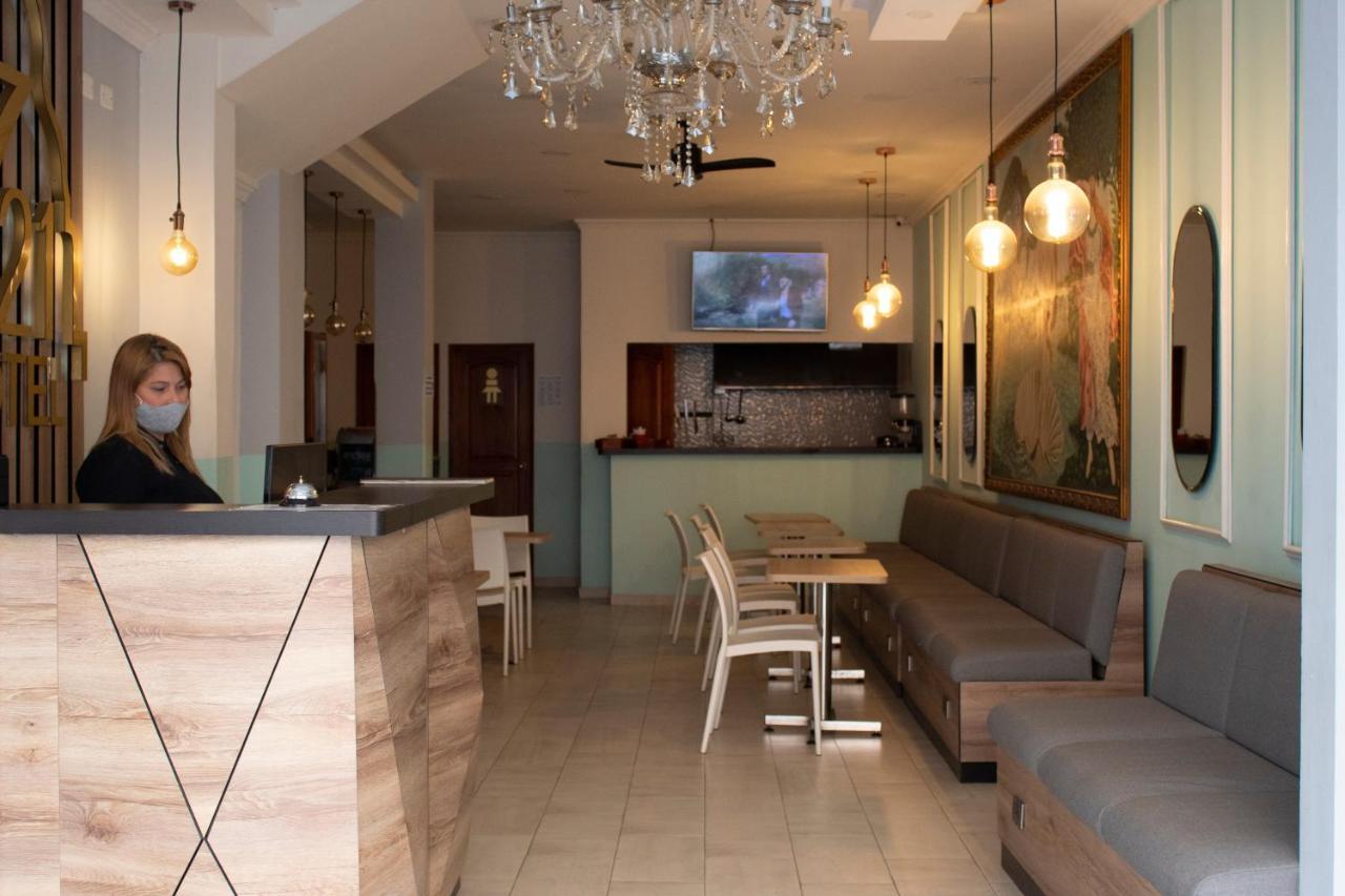 Hotel 721 Pereira Bagian luar foto