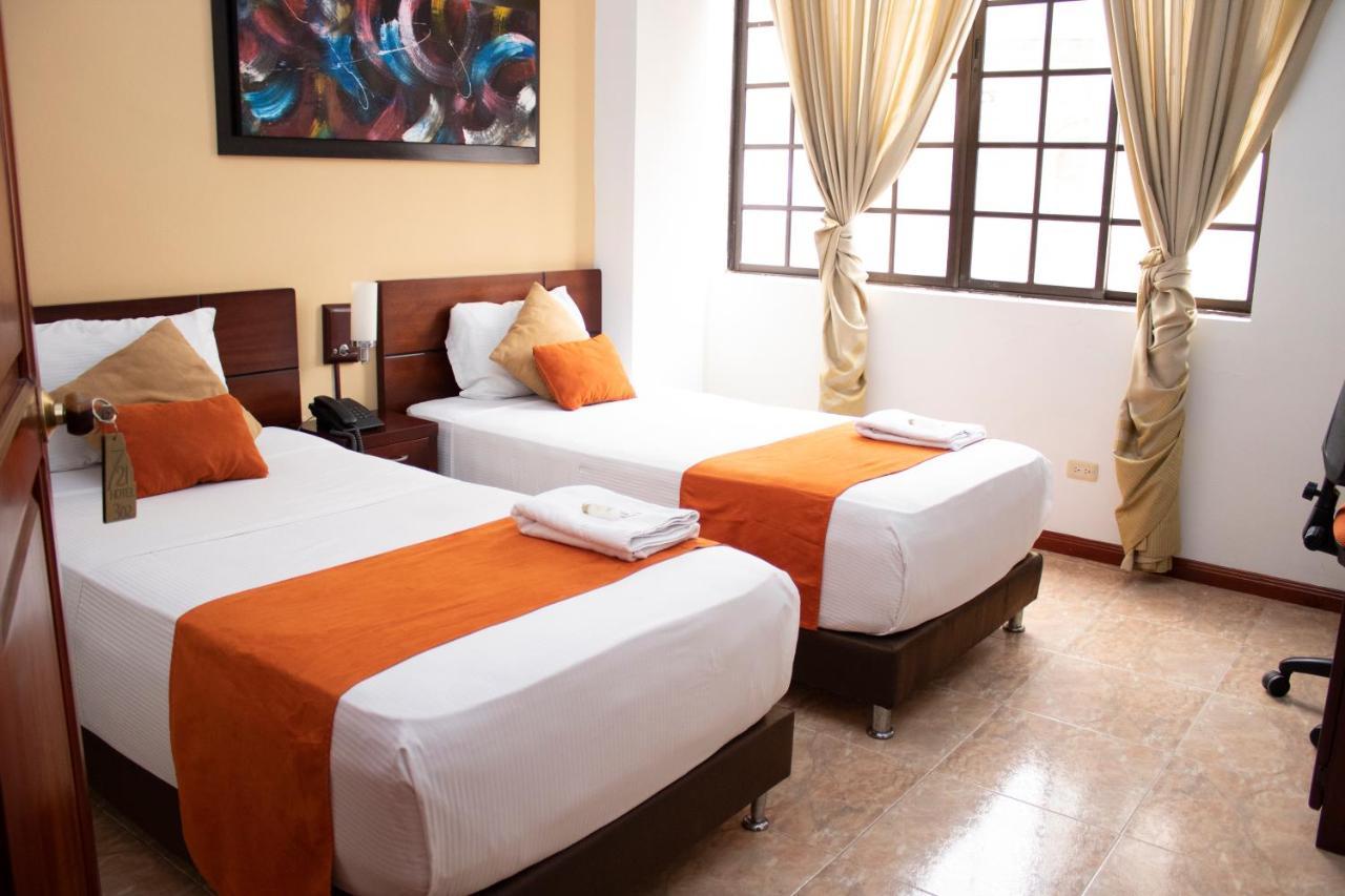 Hotel 721 Pereira Bagian luar foto