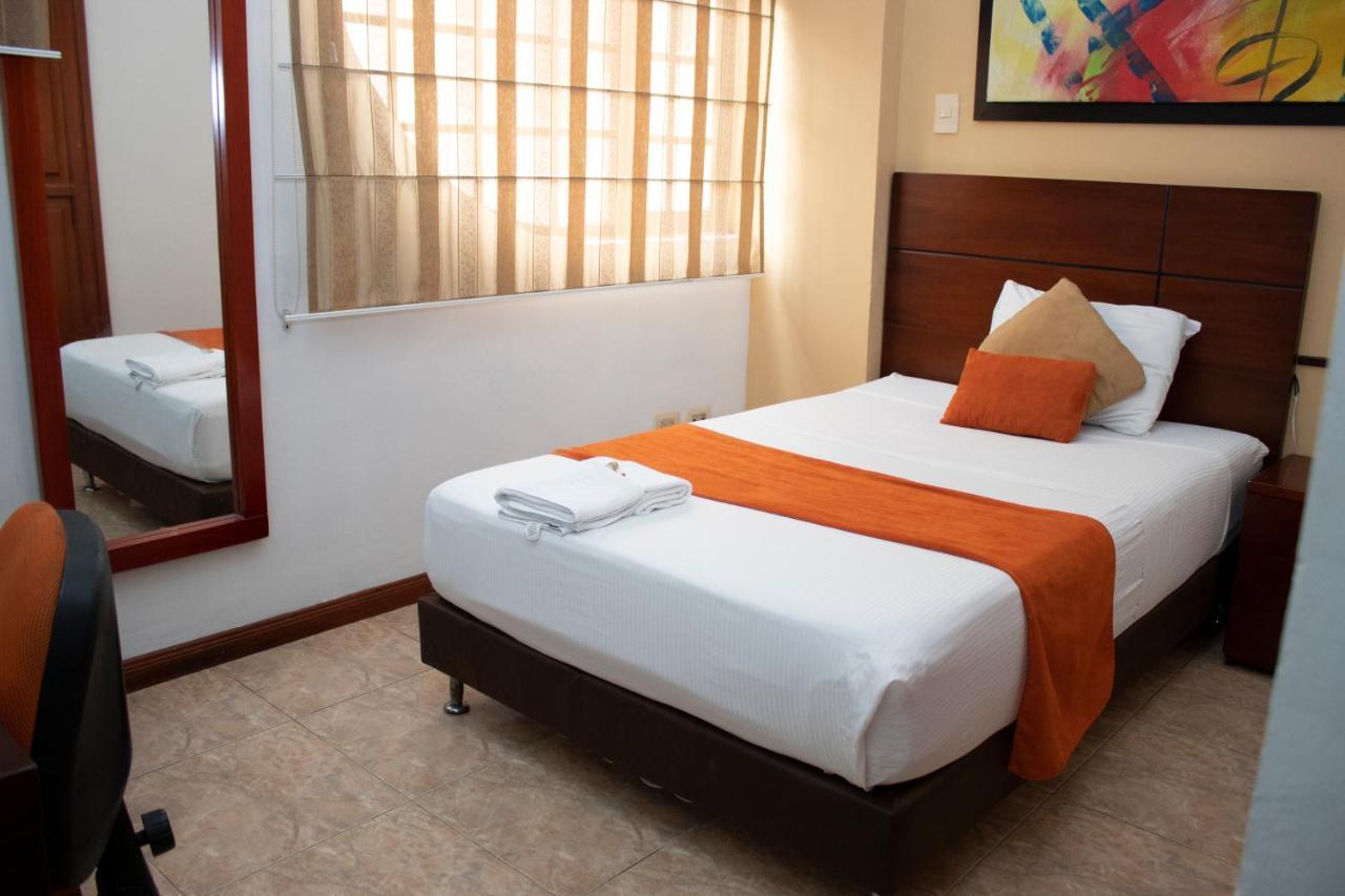 Hotel 721 Pereira Bagian luar foto
