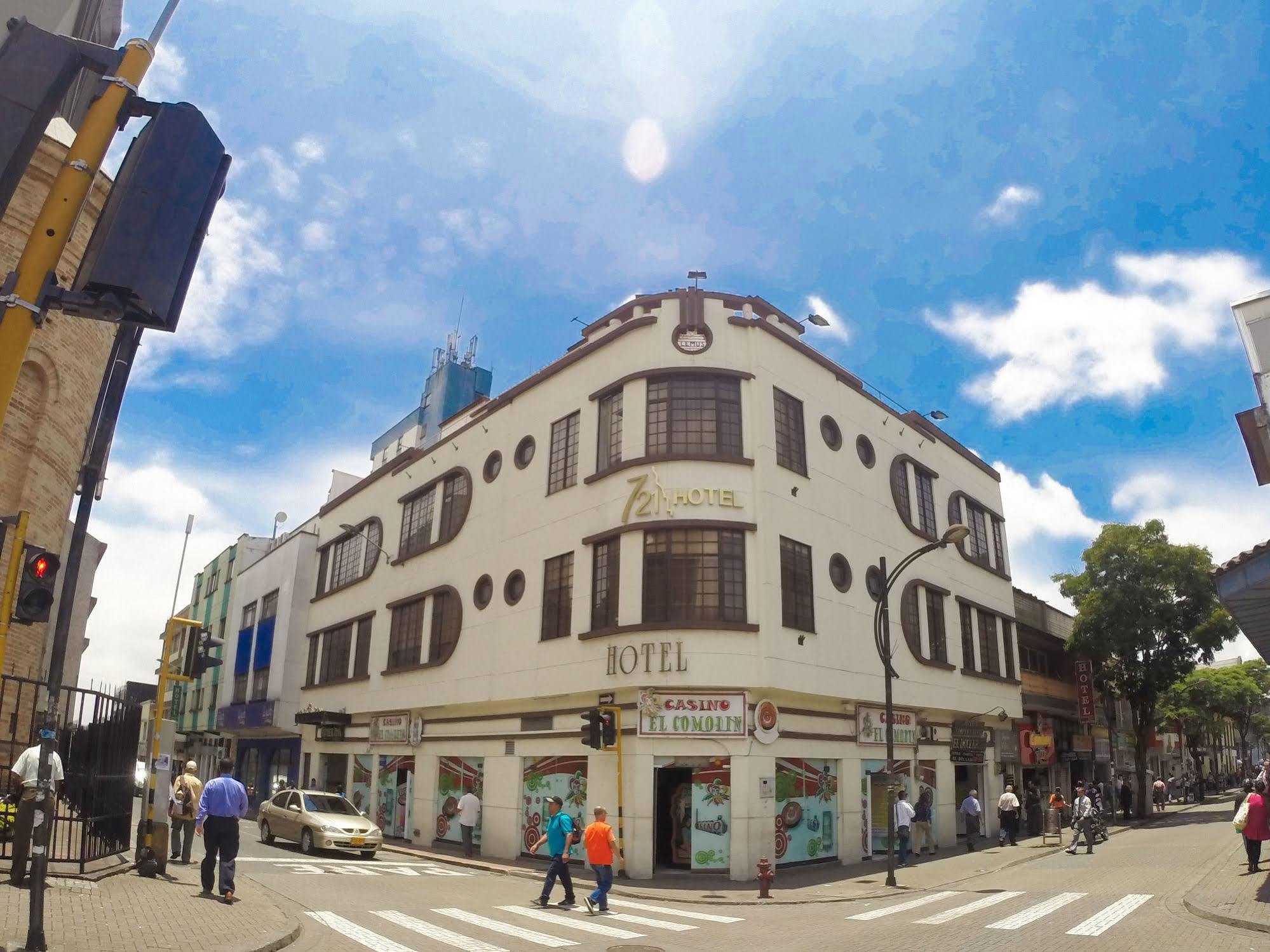 Hotel 721 Pereira Bagian luar foto