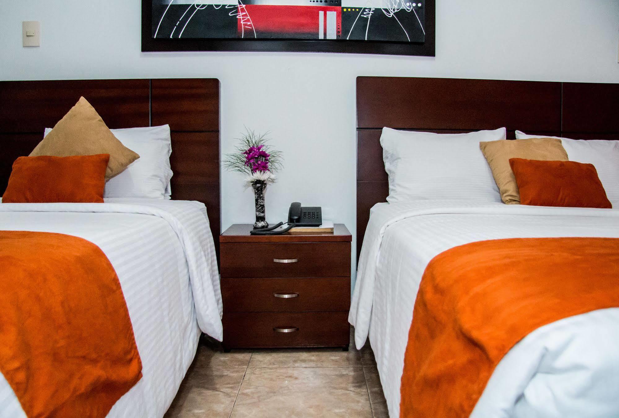 Hotel 721 Pereira Bagian luar foto