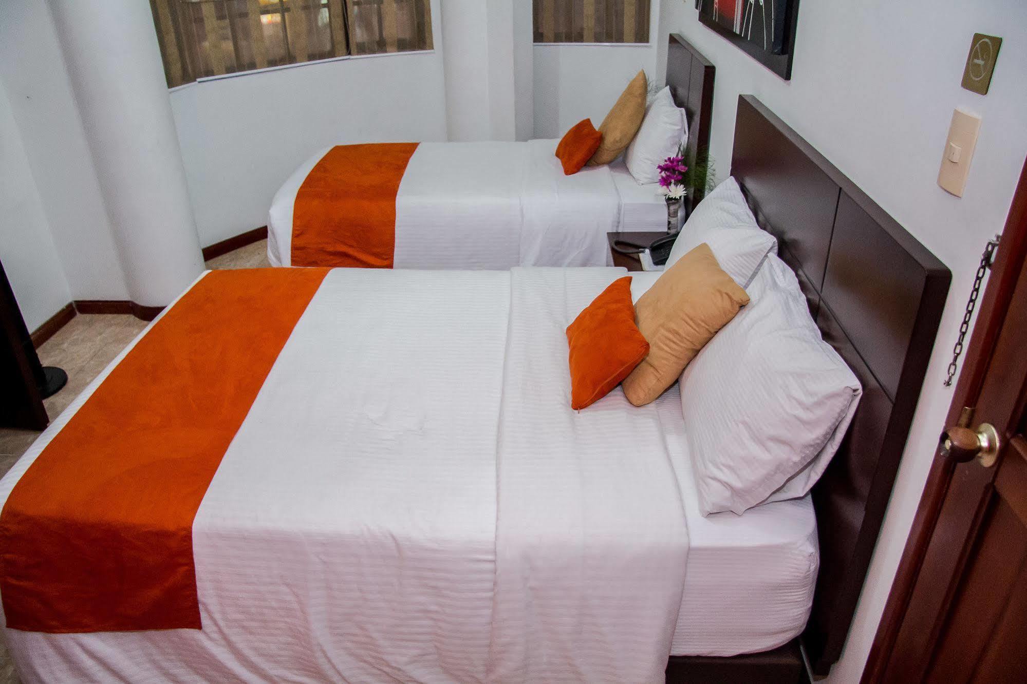 Hotel 721 Pereira Bagian luar foto